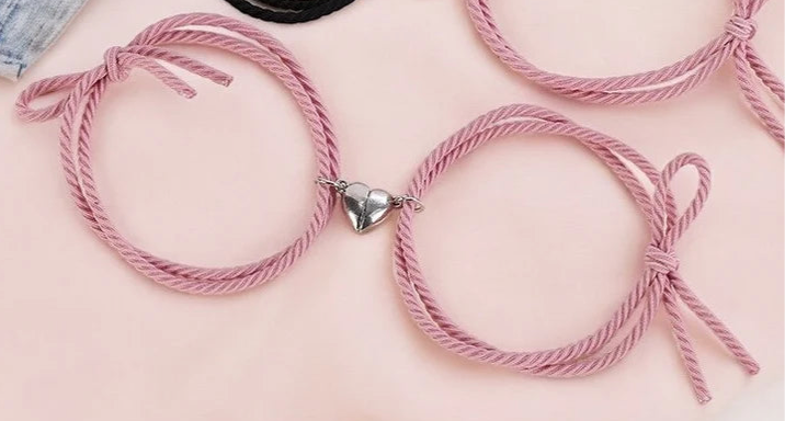 CHILD - Set of 2 Adjustable Cord Bracelets Best Friends - BFF Best Friends - Fantasy - Magnetic Heart Pendant - Lovers - Couple
