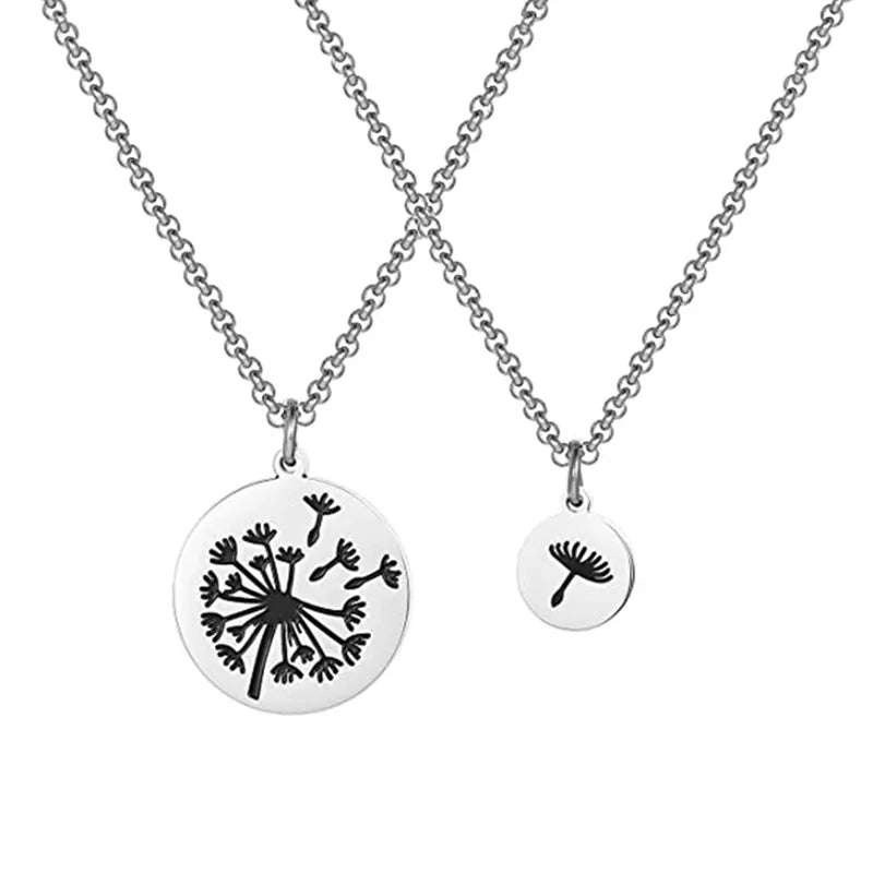 Lot de 2 Colliers avec Carte - Mère Fille - Famille Parents Enfant Maman Fille - Pendentif Rond Pissenlit - Acier Inoxydable