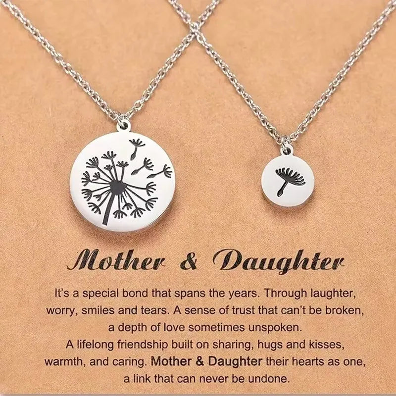 Lot de 2 Colliers avec Carte - Mère Fille - Famille Parents Enfant Maman Fille - Pendentif Rond Pissenlit - Acier Inoxydable