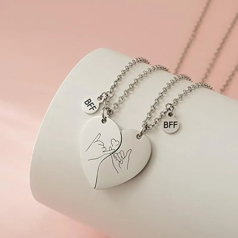 Set of 2 Chains Friendship Necklaces Couple King Queen - BFF Best Friends - Fantasy - Silver Chain Pendant - Stainless Steel