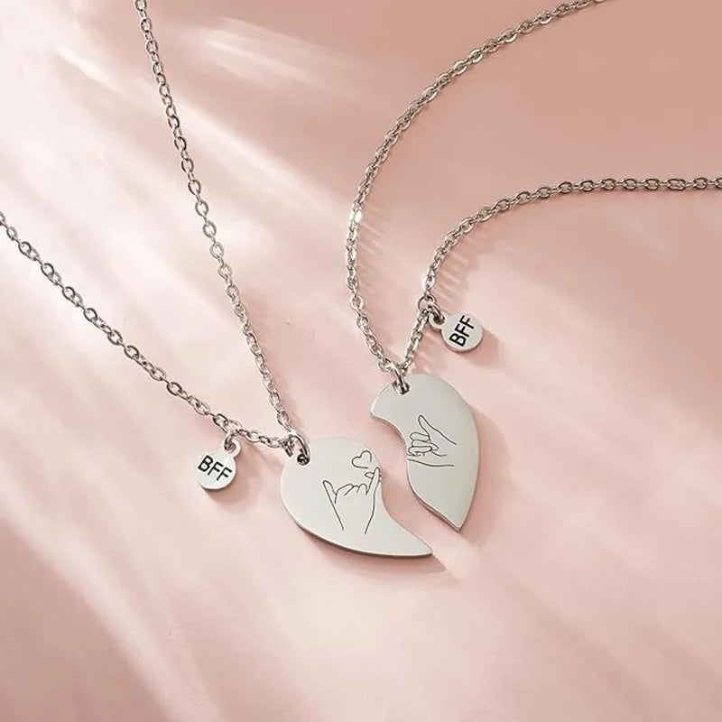 Set of 2 Chains Friendship Necklaces Couple King Queen - BFF Best Friends - Fantasy - Silver Chain Pendant - Stainless Steel