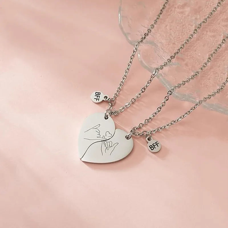 Set of 2 Chains Friendship Necklaces Couple King Queen - BFF Best Friends - Fantasy - Silver Chain Pendant - Stainless Steel