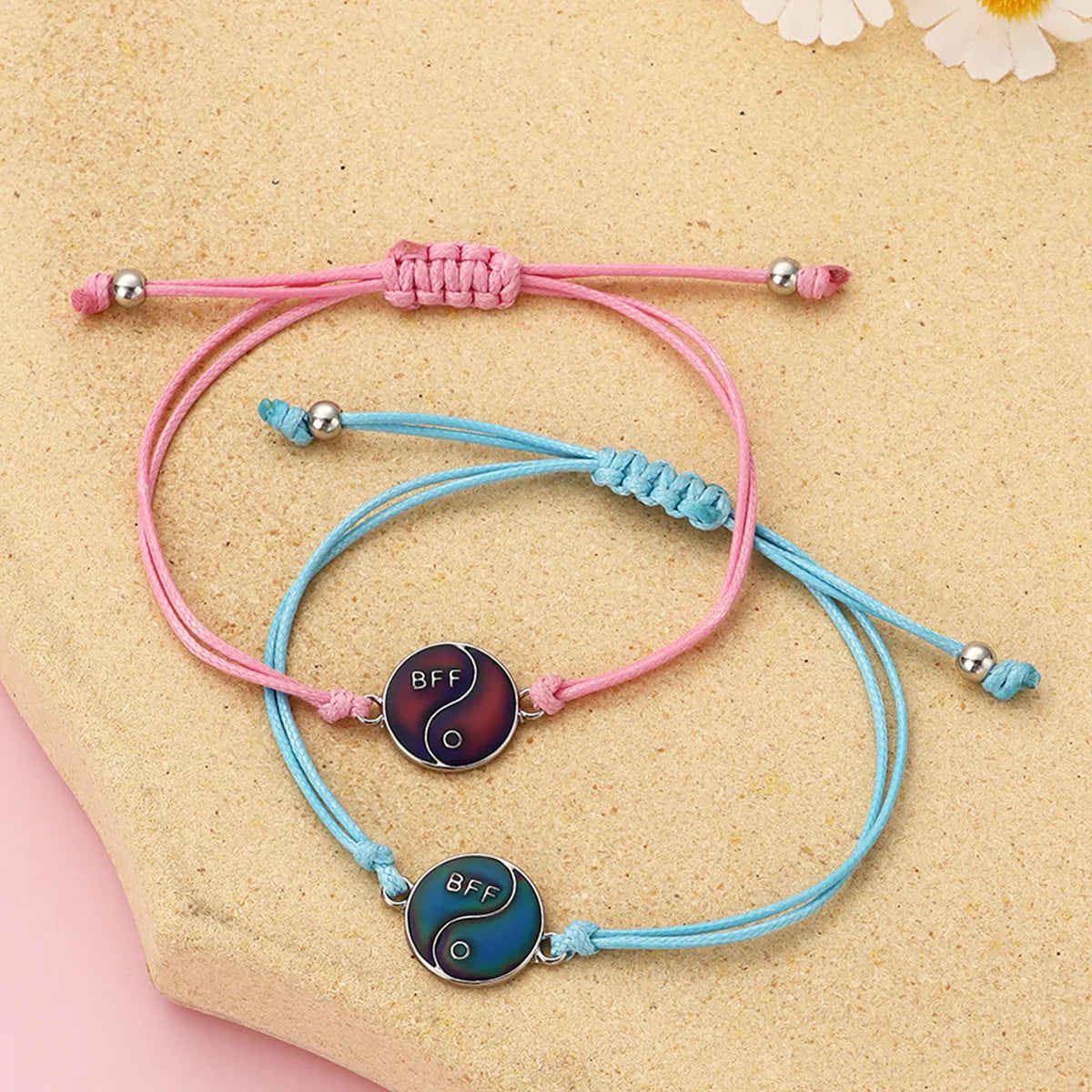 Set mit 2 verstellbaren Freundschaftsarmbändern aus Kordel, beste Freunde, Ying und Yang – BFF beste Freunde – Fantasy – magnetischer Anhänger – Liebhaber – Paar