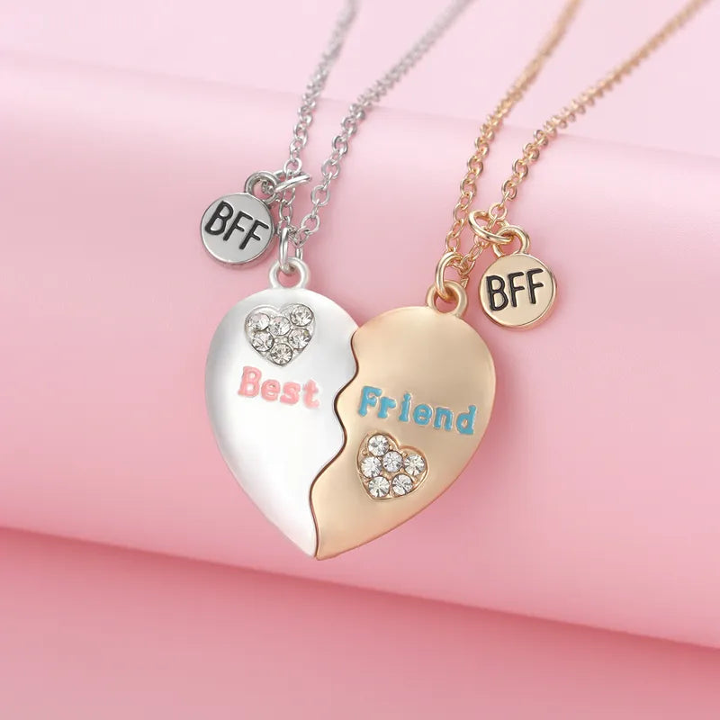 KINDER – Set mit 2 glitzernden Herz-Freundschaftsketten – BFF Best Friends Forever – Ausgefallen – Magnetanhänger mit Goldkette