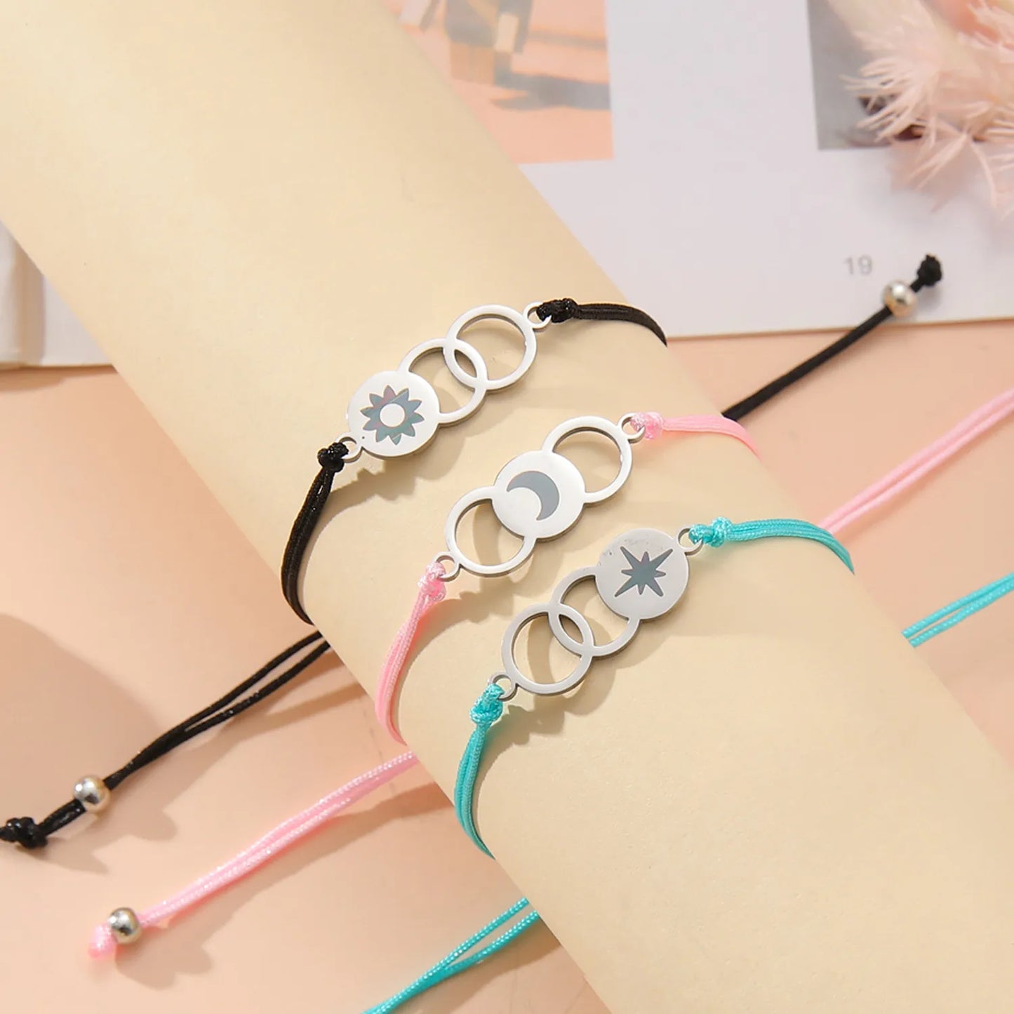 Lot de 3 Bracelets Cordon Réglable avec Carte - Grand-Mère Mère Fille - Famille - Pendentif Soleil Lune Etoile - Acier Inoxydable
