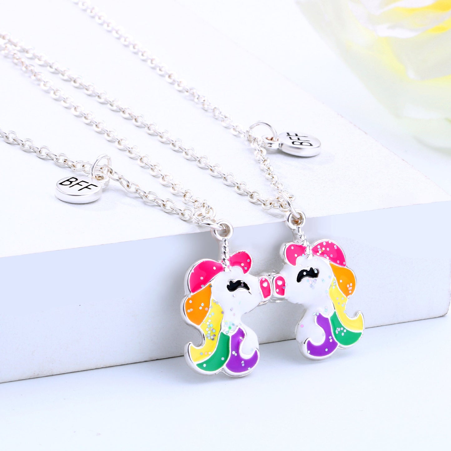 CHILD - Set of 2 Unicorn Friendship Necklaces - BFF Best Friends Forever - Fantasy - Magnetic Pendant