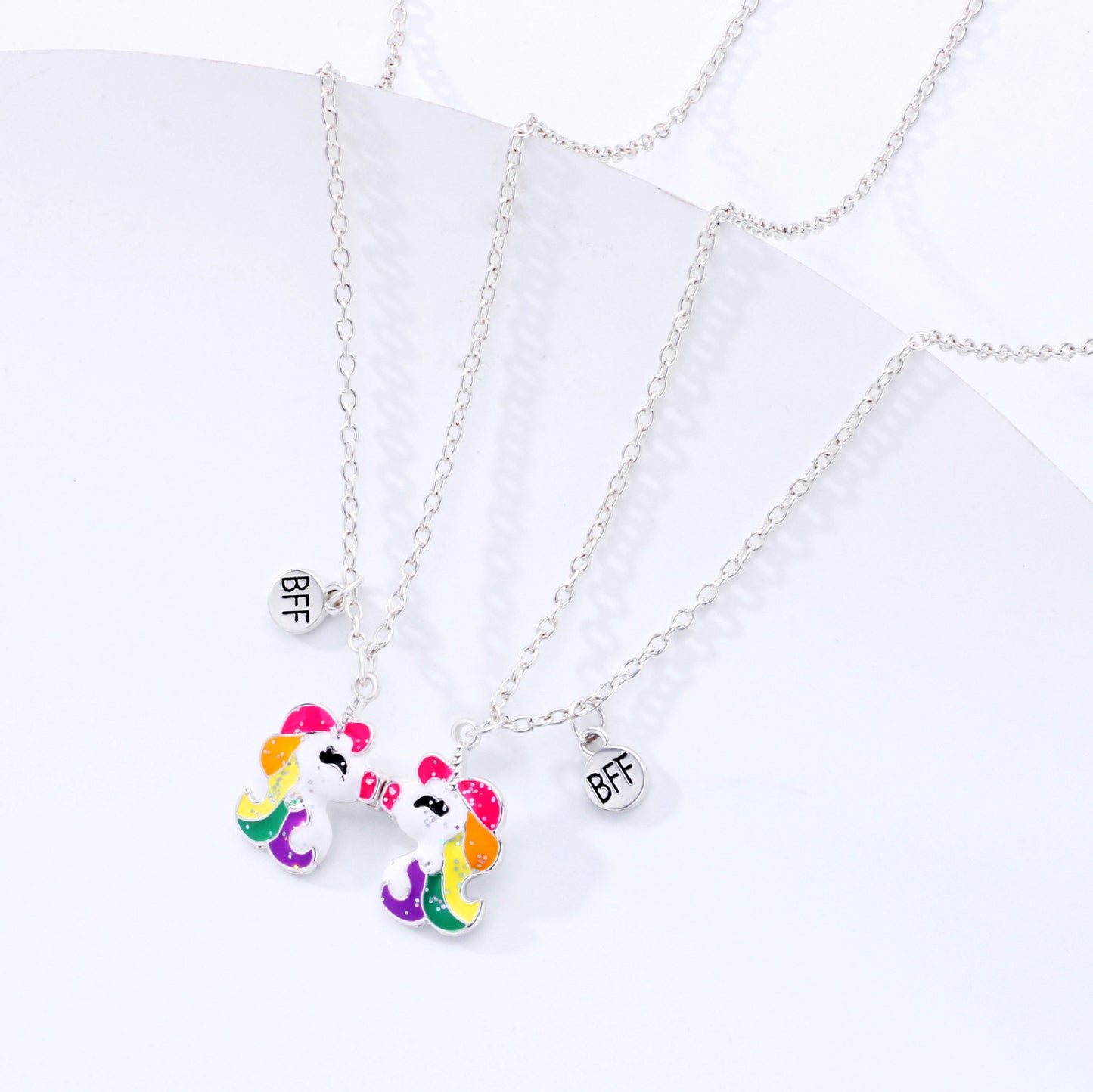 CHILD - Set of 2 Unicorn Friendship Necklaces - BFF Best Friends Forever - Fantasy - Magnetic Pendant