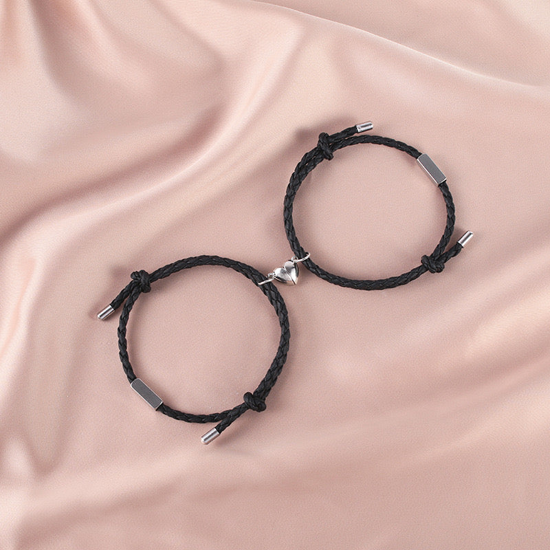 Set mit 2 verstellbaren Freundschaftsarmbändern aus Kordel, beste Freunde – BFF, beste Freunde – ausgefallen – magnetischer Herzanhänger – Verliebte – Paar
