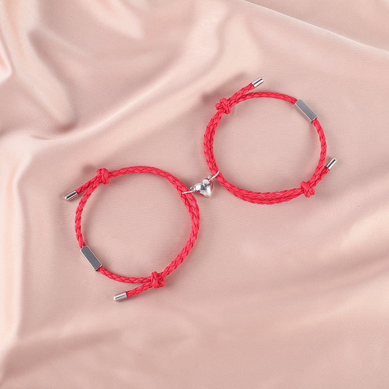 Set mit 2 verstellbaren Freundschaftsarmbändern aus Kordel, beste Freunde – BFF, beste Freunde – ausgefallen – magnetischer Herzanhänger – Verliebte – Paar
