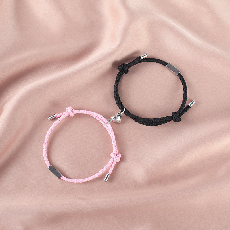 Set mit 2 verstellbaren Freundschaftsarmbändern aus Kordel, beste Freunde – BFF, beste Freunde – ausgefallen – magnetischer Herzanhänger – Verliebte – Paar