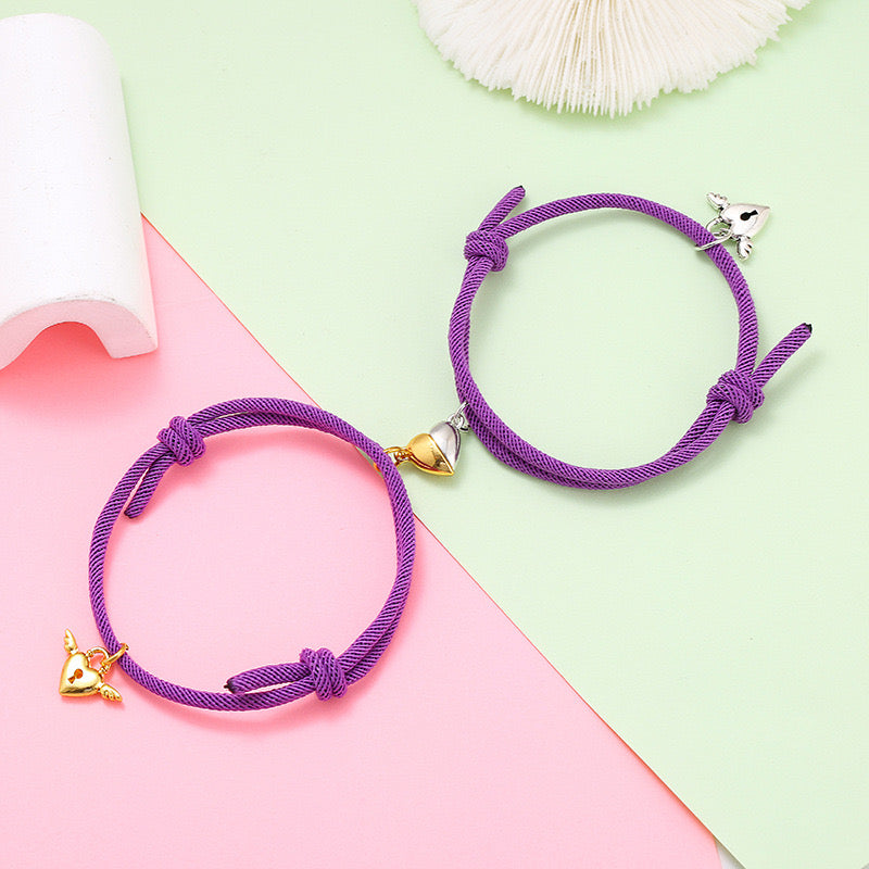 Set mit 2 verstellbaren Kordelarmbändern für Freundschaft oder Liebhaber. Geflügeltes Cadenat-Herz – BFF Best Friends Forever – Fantasy – magnetischer Paar-Anhänger