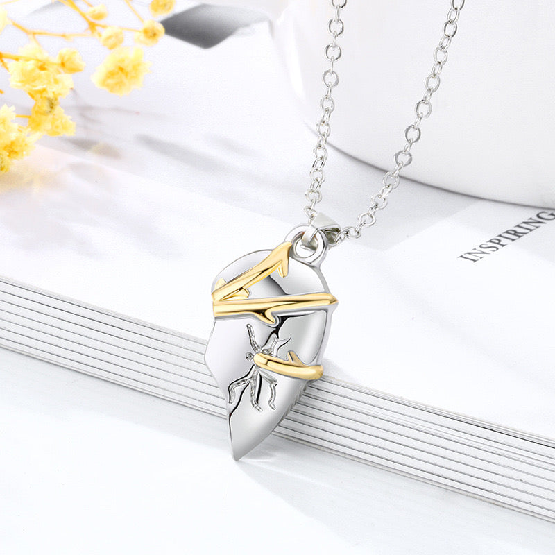Set of 2 Friendship Necklace Chains - Heart - BFF Best Friends Forever - Magnetic Pendant - Lovers Couple Silver