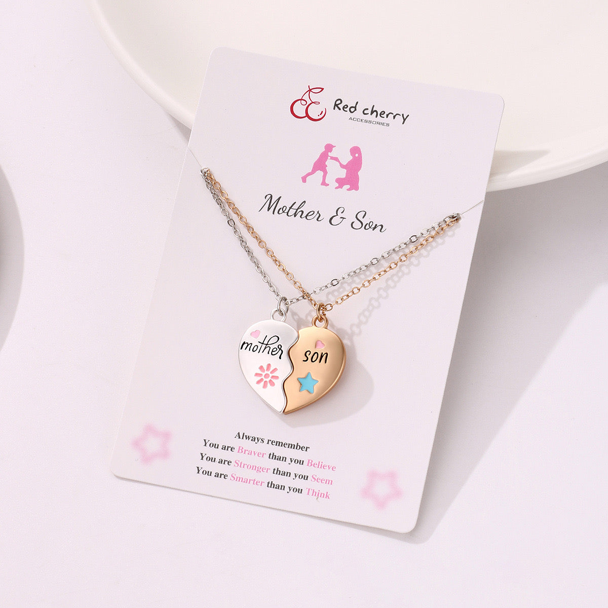 Lot de 2 Colliers Mère Fils avec Carte - Famille Parents Enfant - Maman Garçon - Pendentif Coeur Aimanté