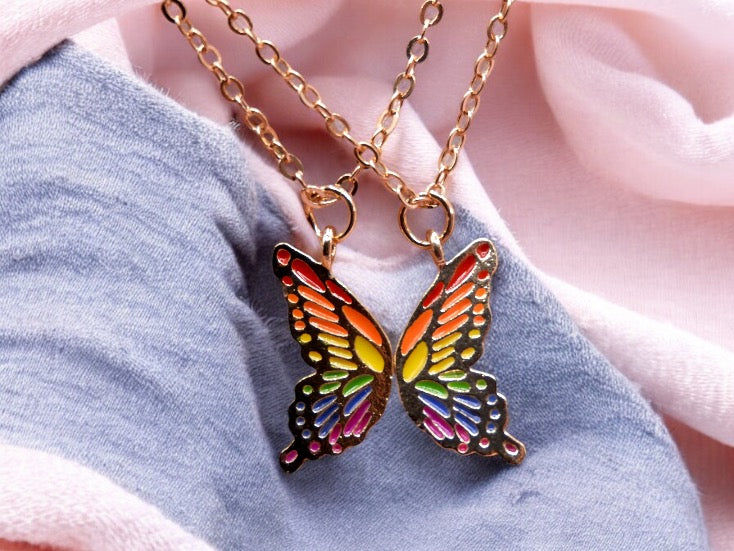 Lot de 2 Colliers D'amitié avec Carte - Papillons Arc en ciel - BFF - Best Friends Forever - Amoureux Couple - LGBT Pride