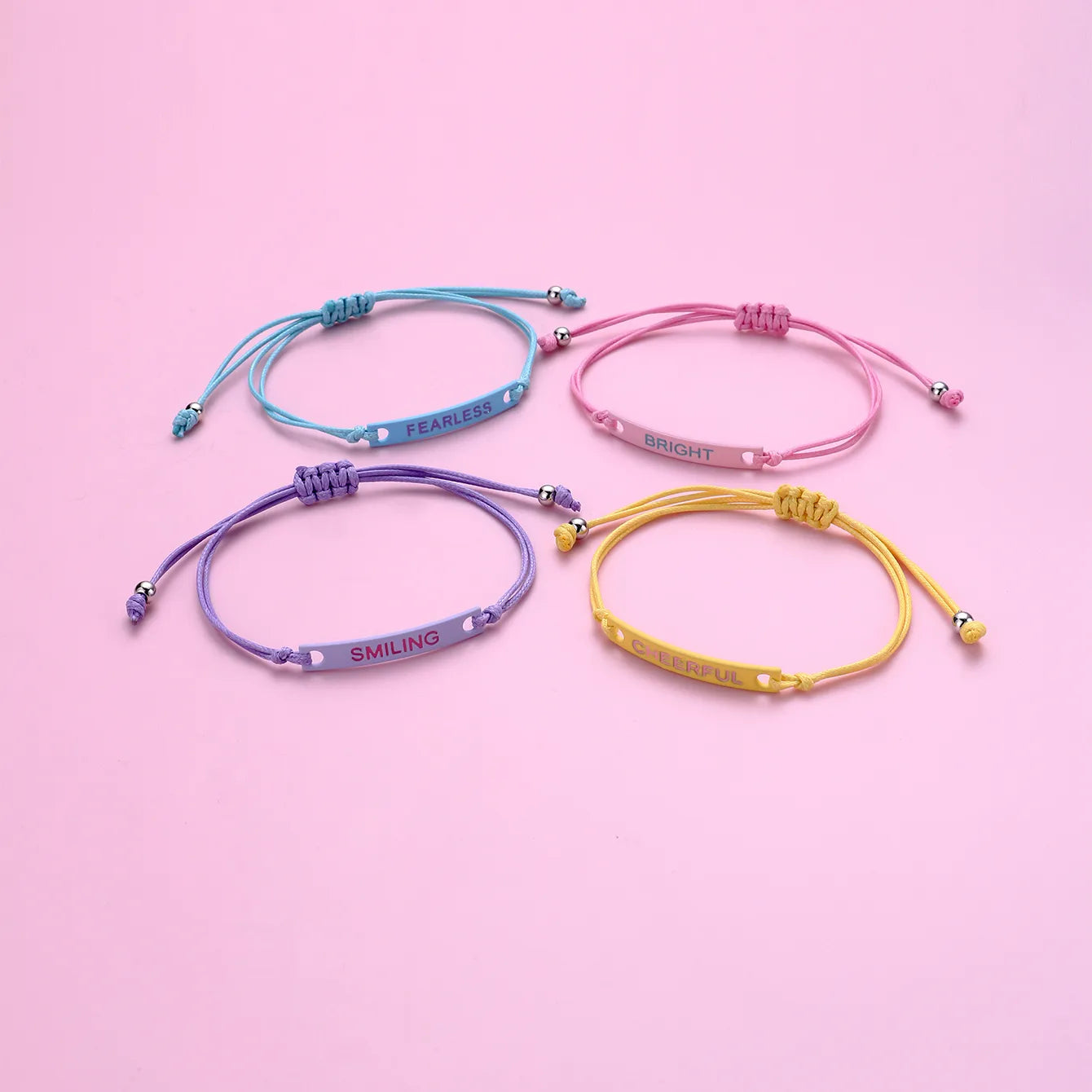 Lot de 4 Bracelets Cordon Réglable avec Carte - Bright Fearless Cheerful Smiling - Mignon - Couleurs Fluo