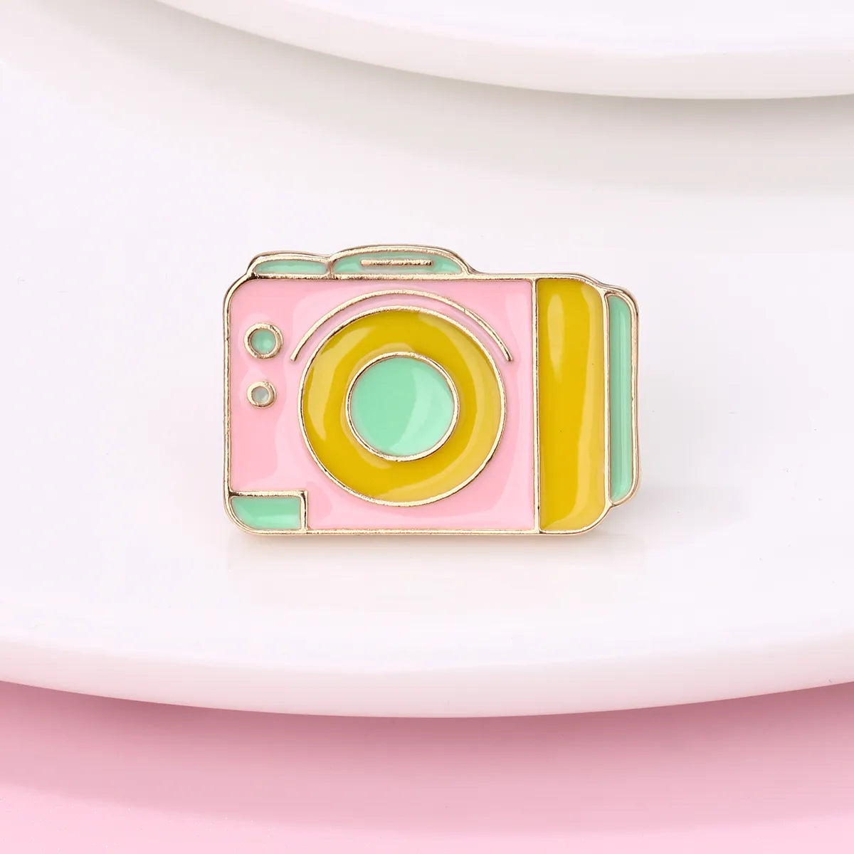 Pin's Broche avec Carte - Appareil Photo - Fantaisie - Alliage Email