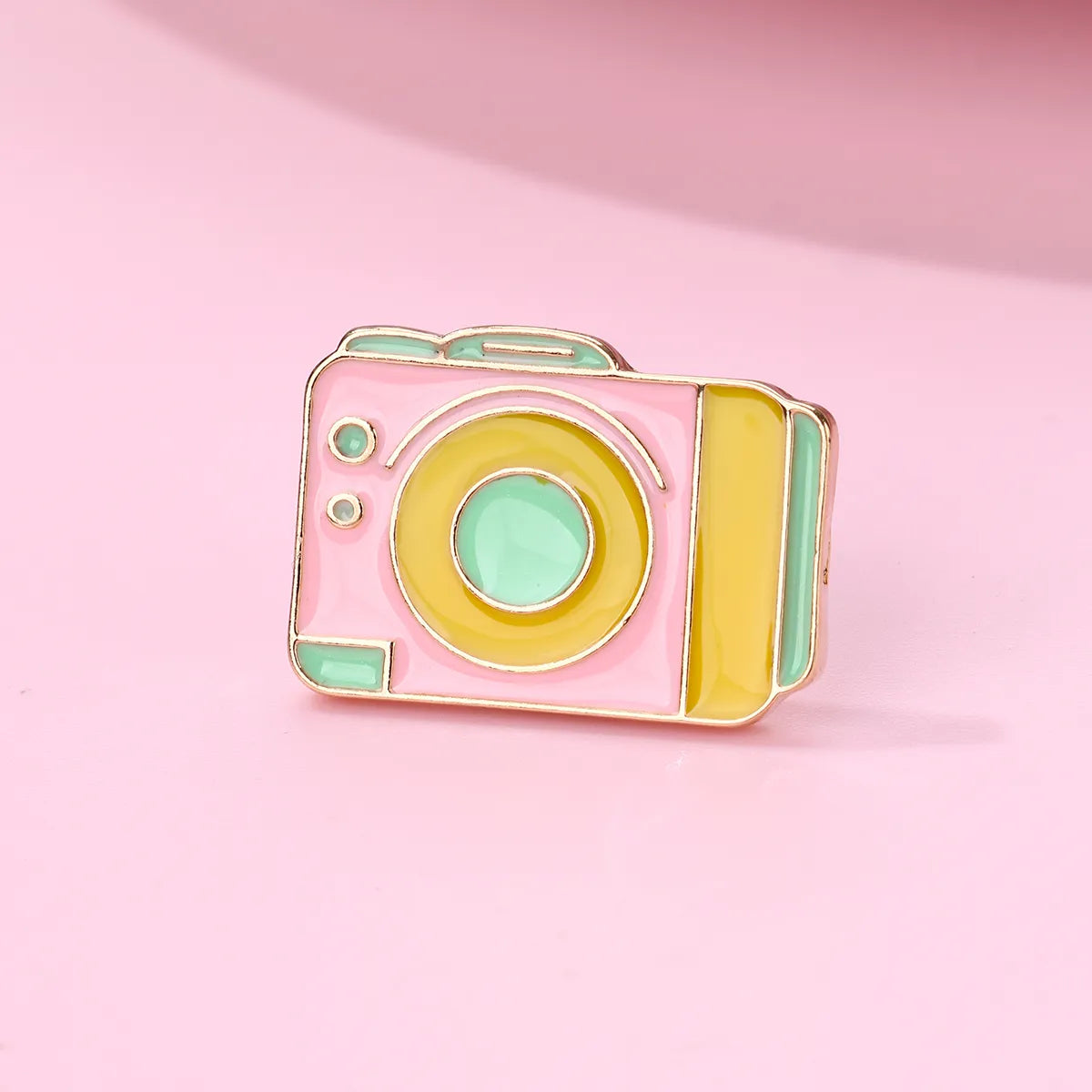 Pin's Broche avec Carte - Appareil Photo - Fantaisie - Alliage Email