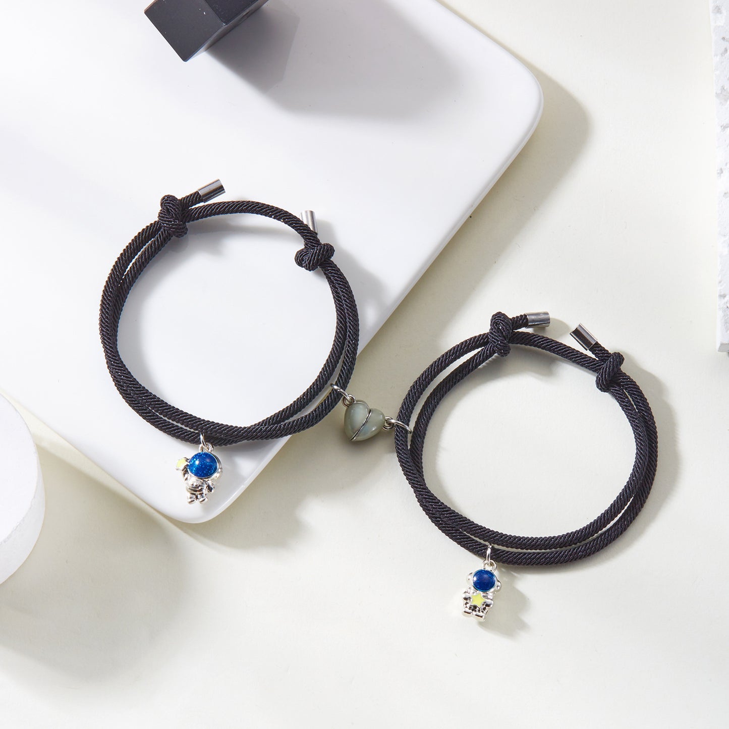 Lot de 2 Bracelets D'amitié Cordon Réglable - Mains Oeil ou Astronautes - Coeur Aimanté Phosphorescent - BFF - Amitié - Couple