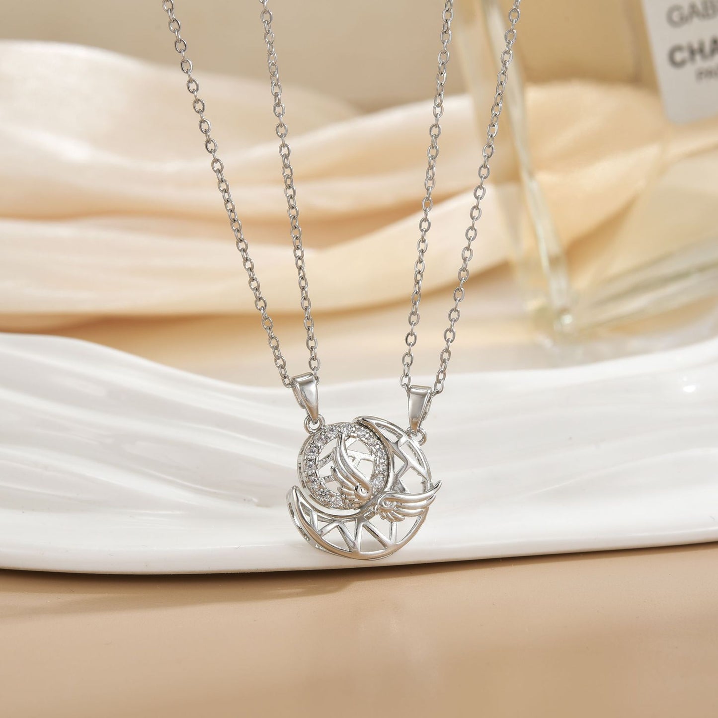 CHILDREN - Set of 2 Friendship Necklace Chains - BFF Best Friends Forever - Fancy - Magnetic Pendant