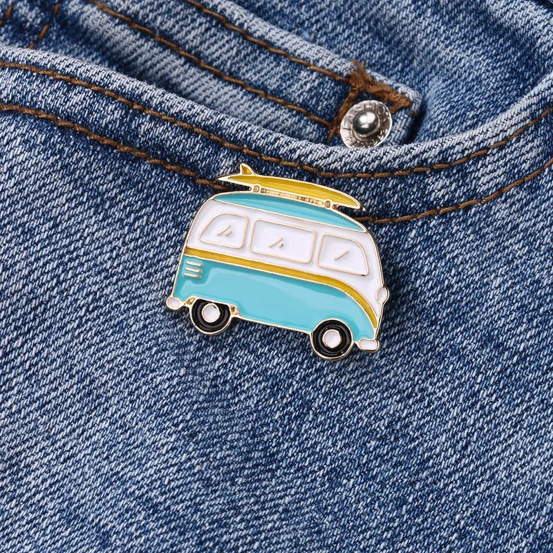 Pin's Broche avec Carte - Van - Voiture Voyage - Fantaisie - Alliage Email