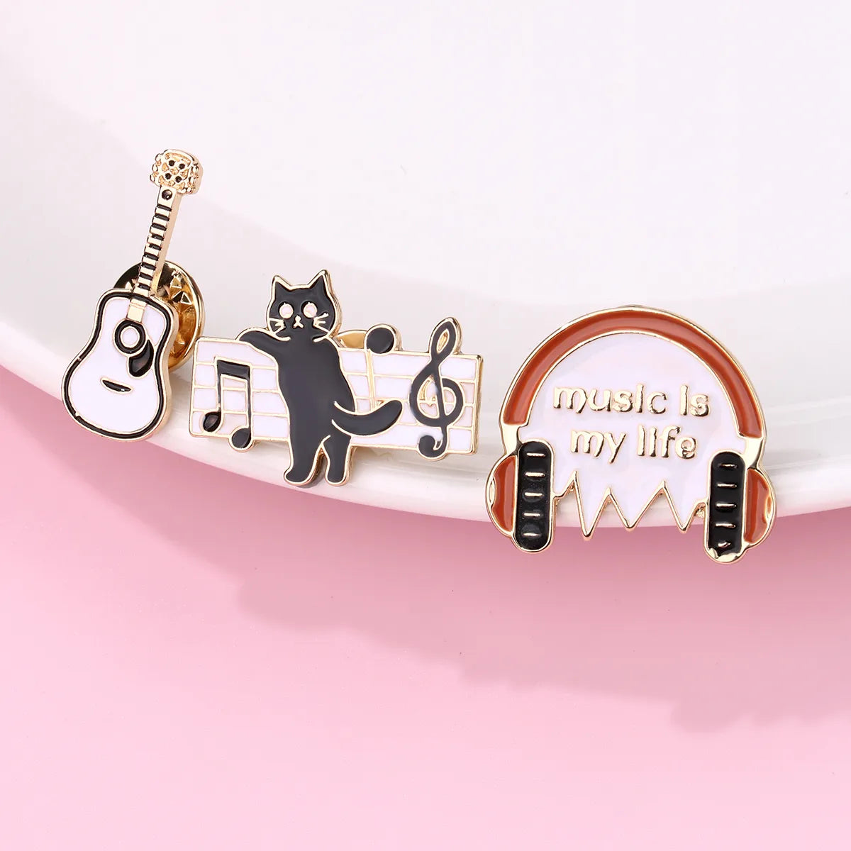 Lot de 3 Pin's Broches avec Carte - Chat Musique Ecouteurs Guitare - Amoureux des Chats - Fantaisie - Alliage Email