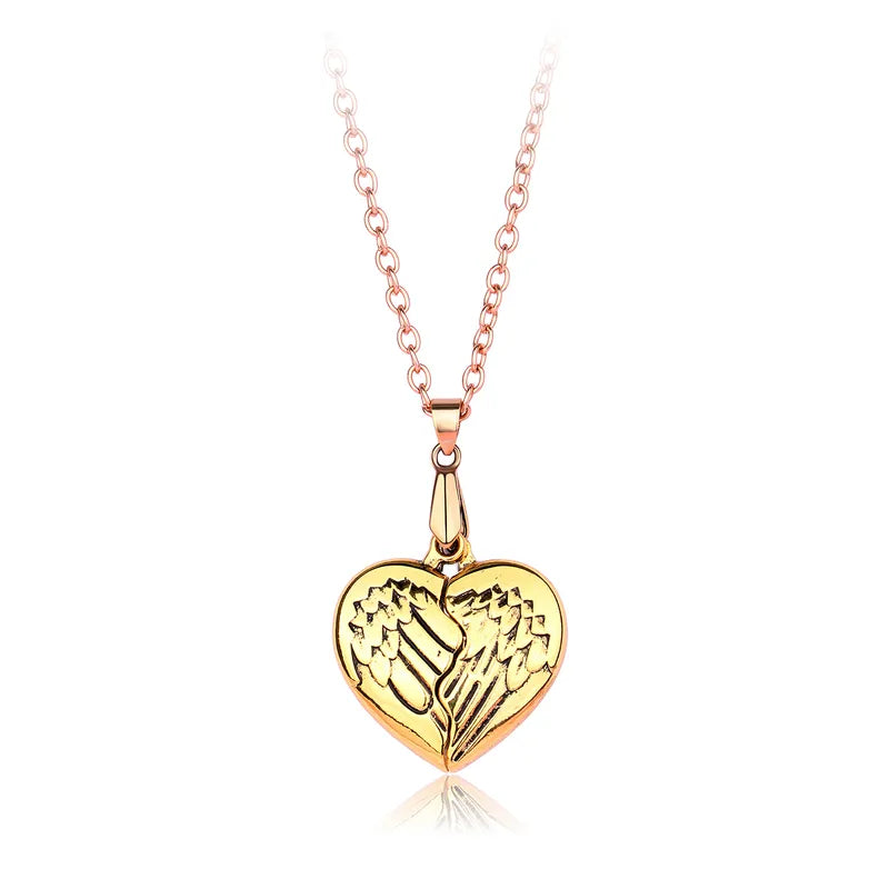 Collier avec Pendentif - 2 Ailes d’Ange qui s'ouvrent sur un Coeur - Always in my Heart - Gravure