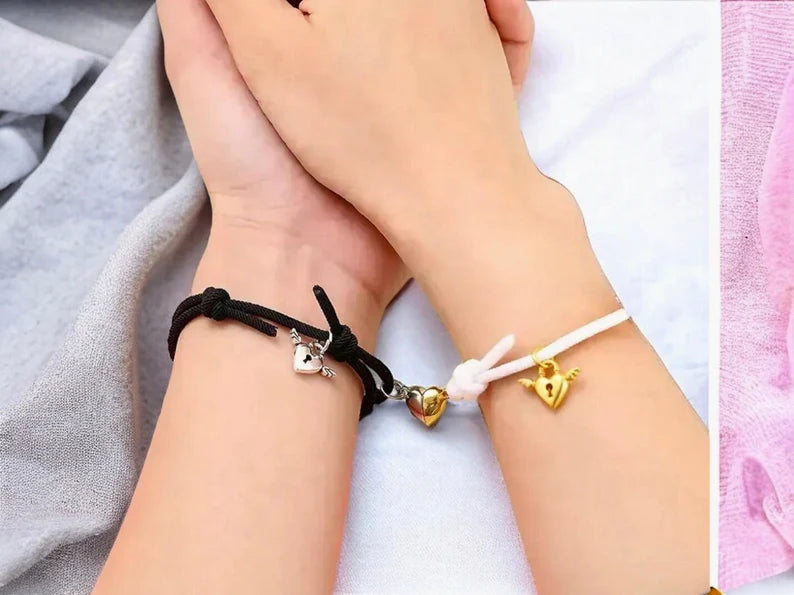 Set mit 2 verstellbaren Kordelarmbändern für Freundschaft oder Liebhaber. Geflügeltes Cadenat-Herz – BFF Best Friends Forever – Fantasy – magnetischer Paar-Anhänger