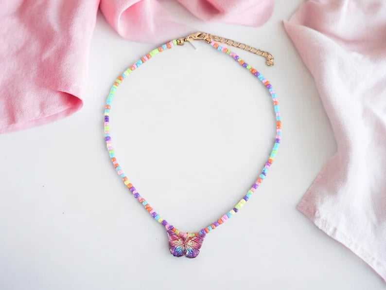 Collier Fantaisie Perles Papillon - Mignon - Alliage et Résine - Ajustable