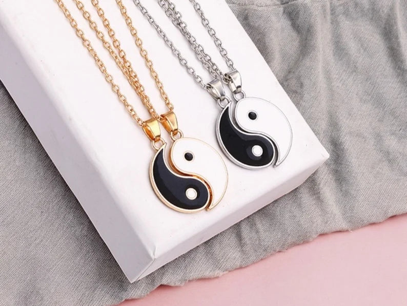 Set of 2 Friendship Necklace Chains - Ying Yang - BFF Best Friends Forever - Pendant - Couple Lovers - Silver or Gold