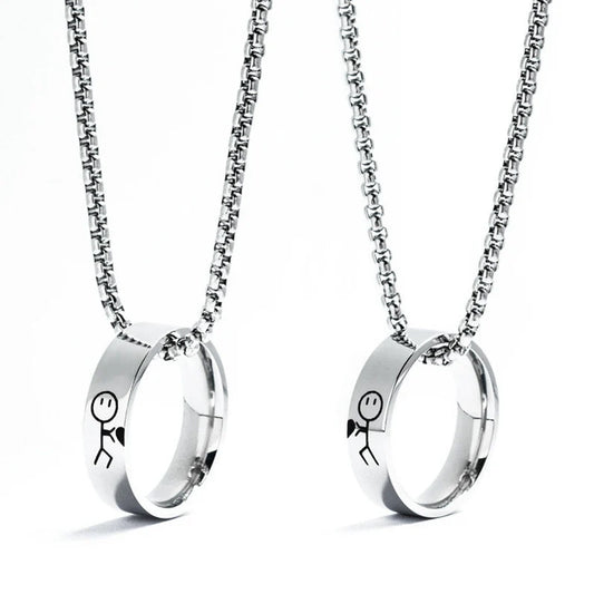 Lot de 2 Colliers D'amitié Couple - Anneaux Bonhommes tiennent un Coeur - BFF - Best Friends - Pendentif Chaine Acier Inoxydable