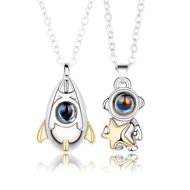 Set of 2 Chains Friendship Necklaces Projection Message Love Multiple Languages - Astronaut - BFF Best Friends - Fantasy - Lovers Couple