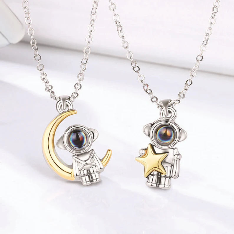 Set of 2 Chains Friendship Necklaces Projection Message Love Multiple Languages - Astronaut - BFF Best Friends - Fantasy - Lovers Couple