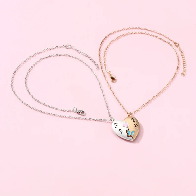 Lot de 2 Colliers Coeur avec Carte - Soeurs - Famille Petite Soeur Grande Soeur - Papillons - Pendentif Coeur Aimanté