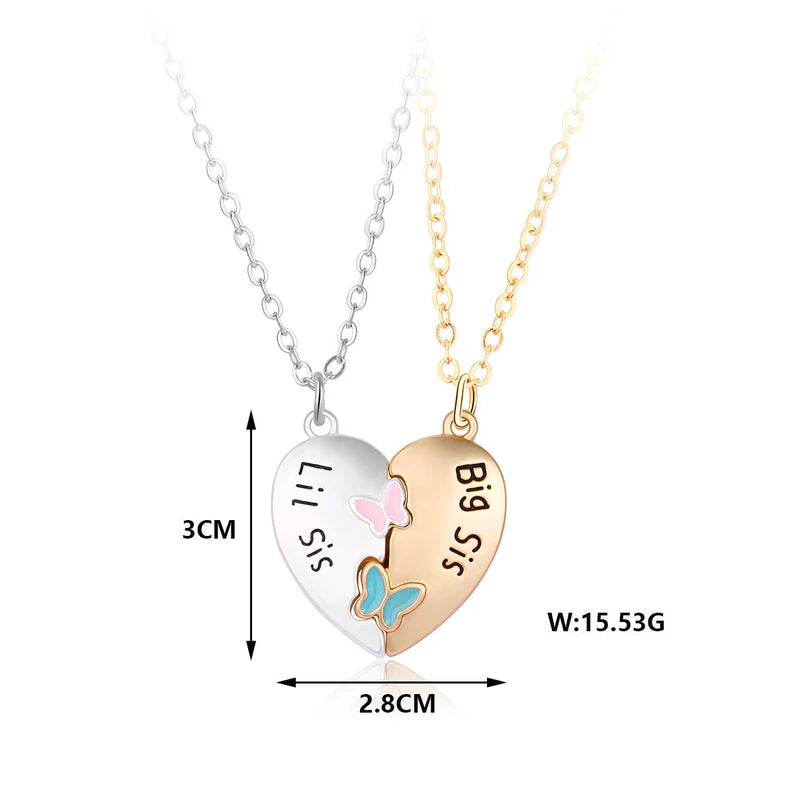 Lot de 2 Colliers Coeur avec Carte - Soeurs - Famille Petite Soeur Grande Soeur - Papillons - Pendentif Coeur Aimanté