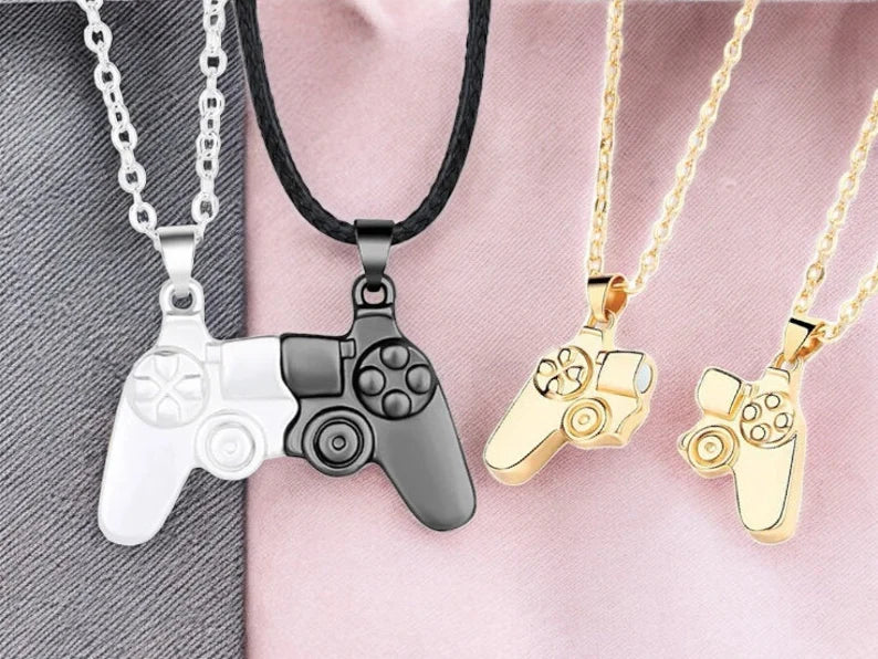 Set of 2 Friendship Necklace Chains - Game Console Controller - BFF Best Friends Forever - Fantasy - Magnetic Pendant - Couple Lovers