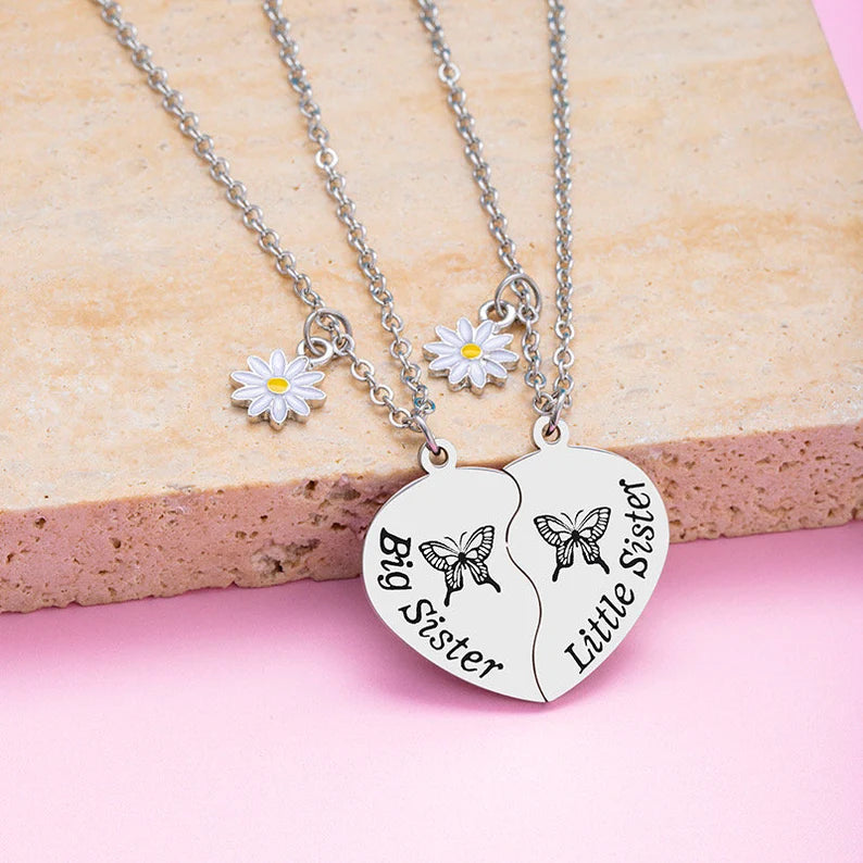 Lot de 2 Colliers Coeur - Soeurs - Famille Petite Soeur Grande Soeur - Fleurs Papillons - Pendentif Coeur - Acier Inoxydable