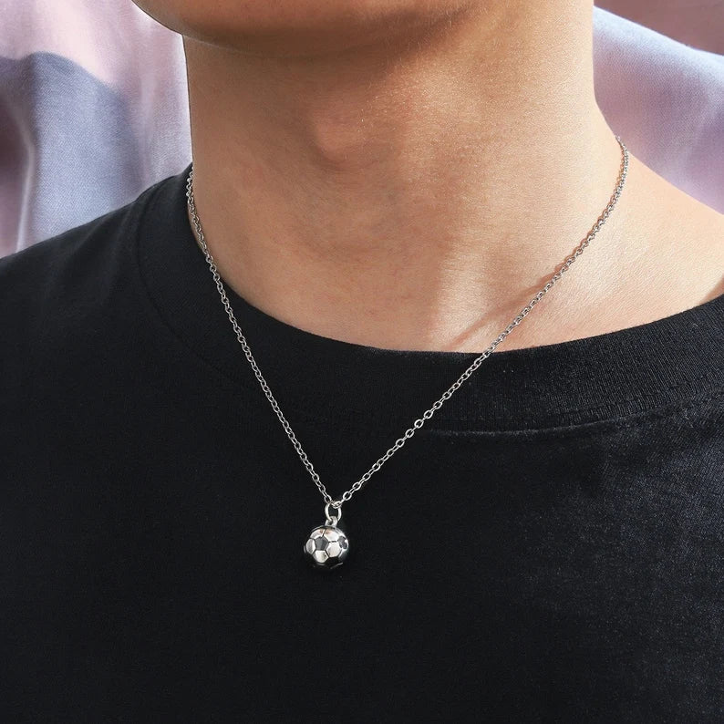Collier avec Pendantif Ballon de Football - Fantaisie - Sport - Chaine Argenté ou Doré