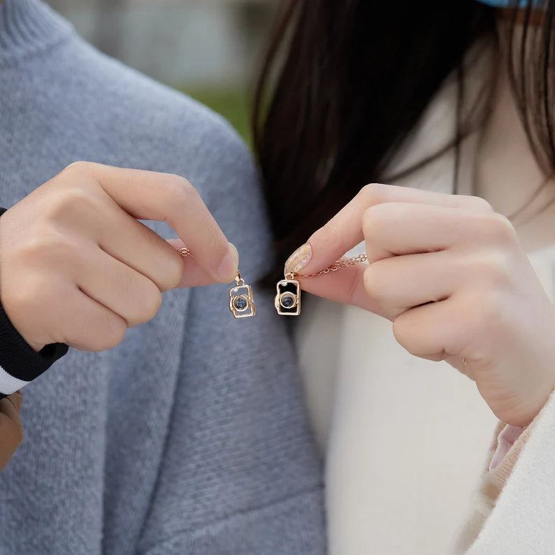 Lot de 2 Colliers D'amitié Aimanté - Appareil Photo - BFF - Best Friends Forever - Amoureux Couple Amitié - Projection Message