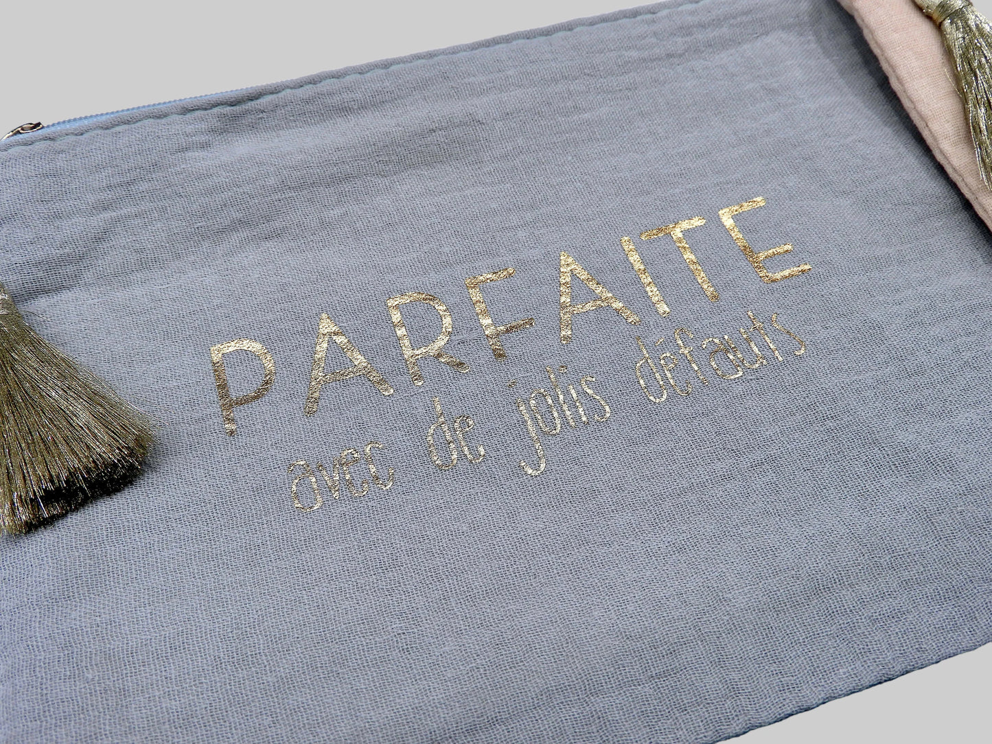 Pochette Maquillage - Trousse de Toilette - Parfaite avec de jolis défauts