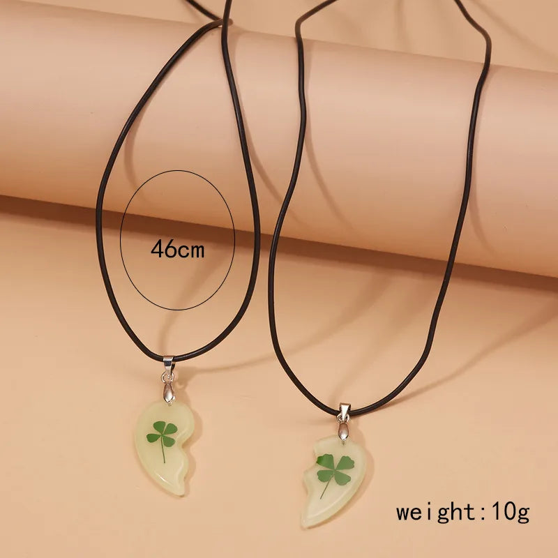 Lot de 2 Colliers D'amitié - Coeur Résine Phosphorescente avec Trèfle à 4 feuilles - BFF - Best Friends Forever - Amoureux Couple Amitié