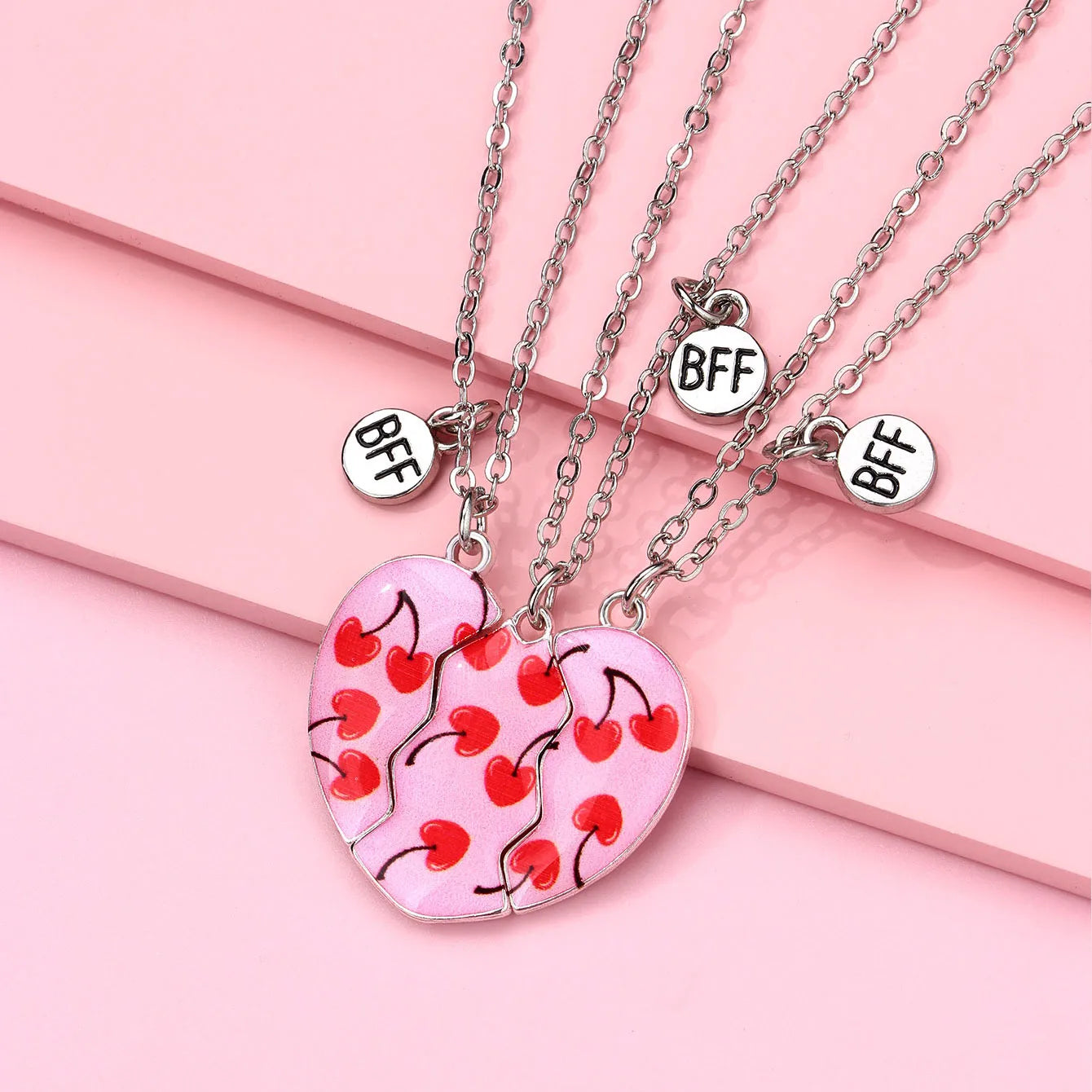 KINDER – Set mit 3 glitzernden Herz-Freundschaftsketten – BFF Best Friends Forever – Fantasy-Schmetterling – süßer magnetischer Anhänger
