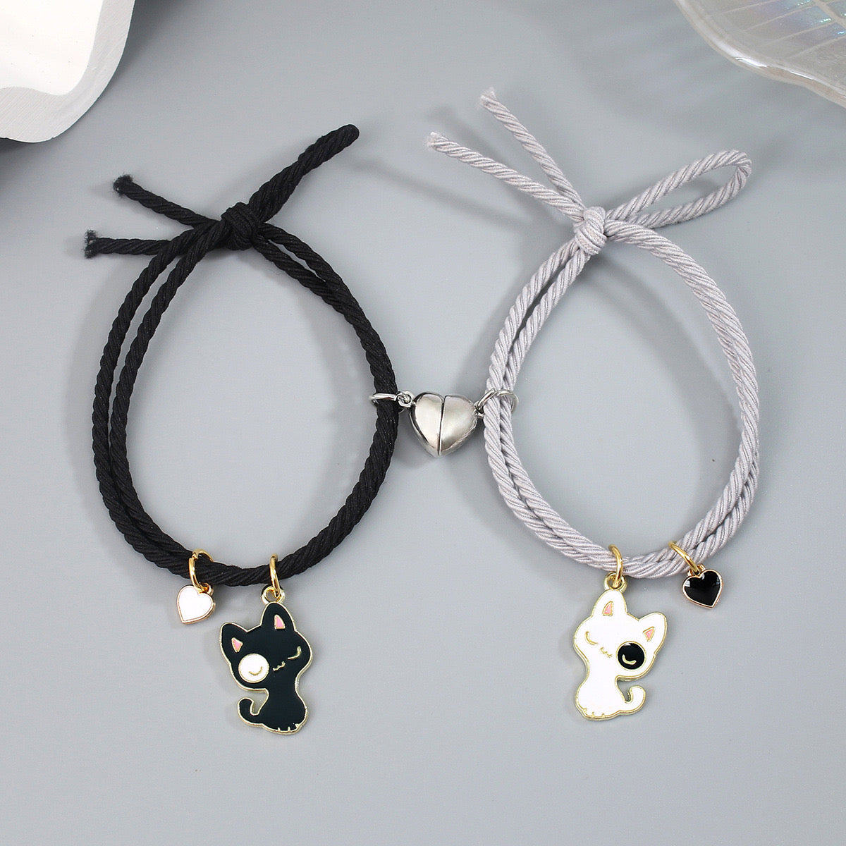 Lot de 2 Bracelets D'amitié Cordon Elastique - Petit Chat - BFF - Best Friends Forever - Fantaisie - Amitié - Pendentif Aimanté Coeur