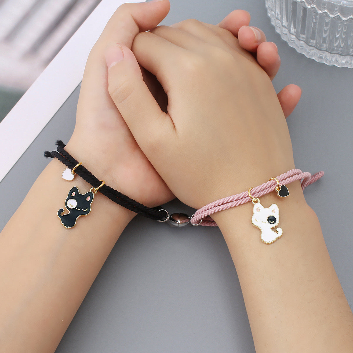 Lot de 2 Bracelets D'amitié Cordon Elastique - Petit Chat - BFF - Best Friends Forever - Fantaisie - Amitié - Pendentif Aimanté Coeur