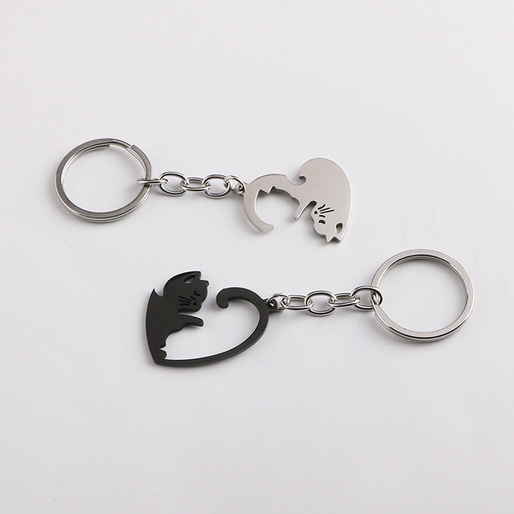 Set of 2 Intertwined Cats Keyrings - BFF Best Friends Forever Lovers or Couple - Fantasy - Bag Pendant