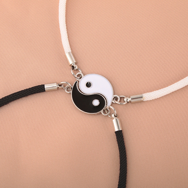 Set of 2 Adjustable Cord Bracelets Best Friends Ying Yang - BFF Best Friends - Fantasy - Magnetic Pendant - Lovers - Couple