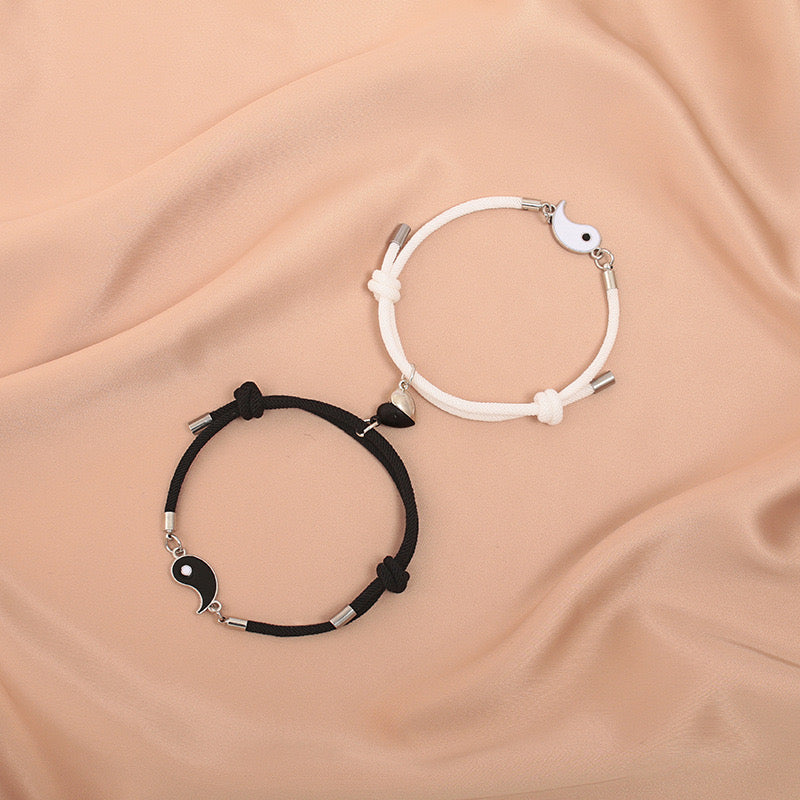 Set of 2 Adjustable Cord Bracelets Best Friends Ying Yang - BFF Best Friends - Fantasy - Magnetic Pendant - Lovers - Couple