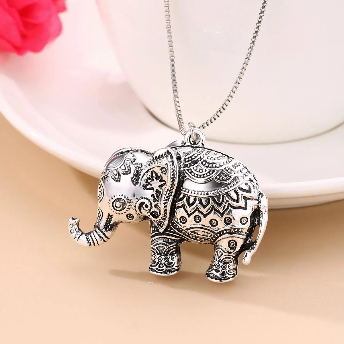 Collier avec Carte - Eléphant - Strass - Pendentif - Fantaisie - Alliage Doré Argenté