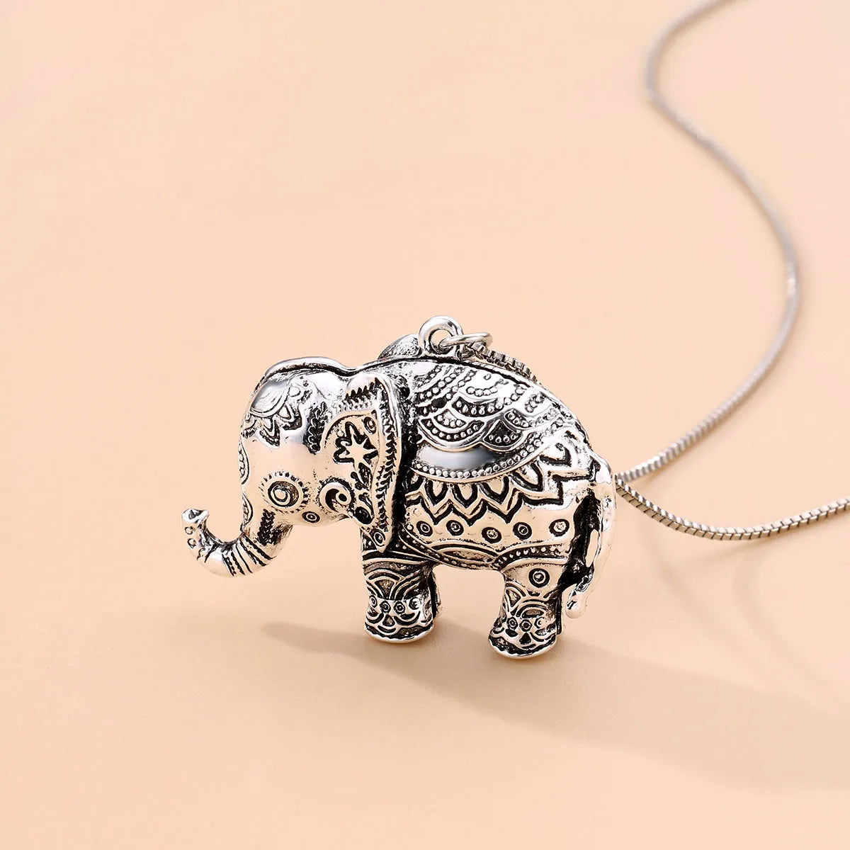 Collier avec Carte - Eléphant - Strass - Pendentif - Fantaisie - Alliage Doré Argenté