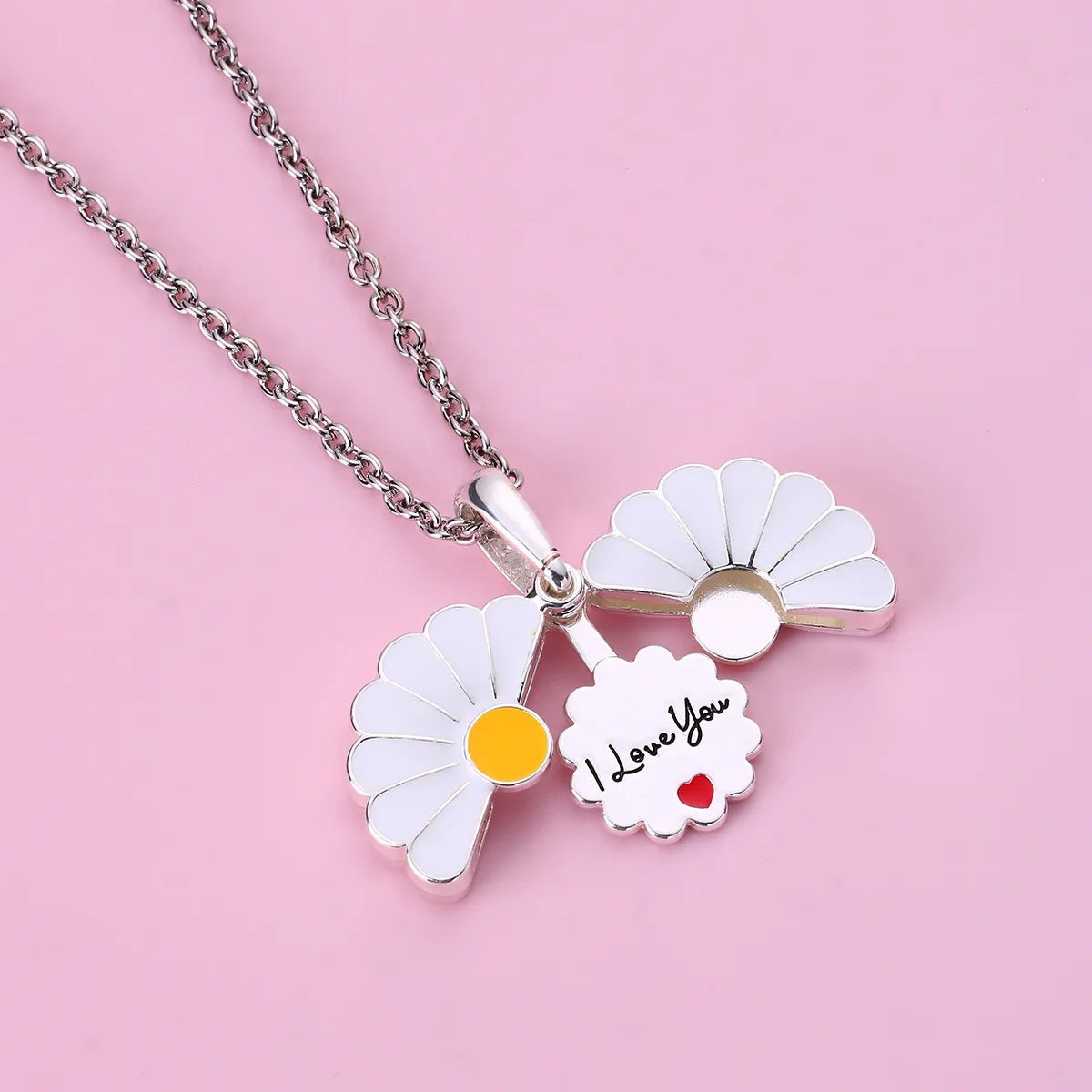 Collier avec Pendentif - Marguerite qui s'ouvre - Fleur - Gravure I Love You - Cœur - Mignon