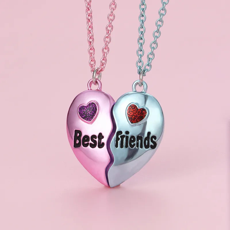 KINDER – Set mit 2 glitzernden Herz-Freundschaftsketten – BFF Best Friends Forever – Ausgefallen – Magnetanhänger mit Goldkette